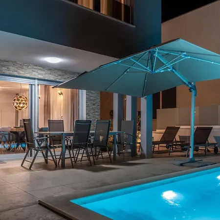 Villa Dea - Dein Rueckzugsort Am Meer Mit Beheiztem Pool Vrsi Exterior photo