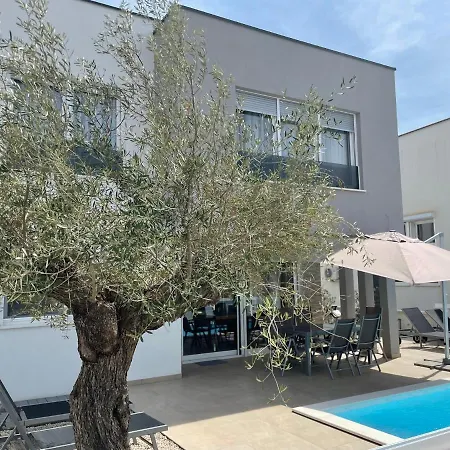 Villa Dea - Dein Rueckzugsort Am Meer Mit Beheiztem Pool Vrsi Exterior photo