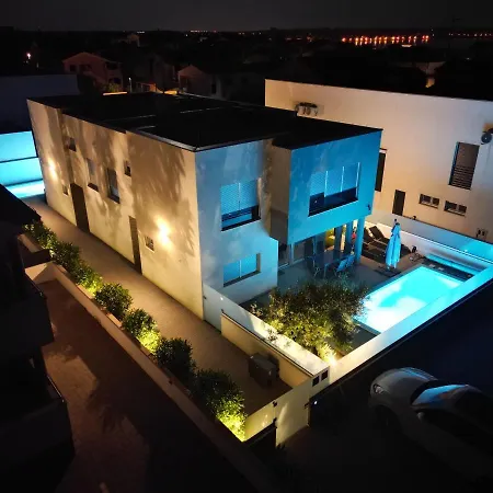 Villa Dea - Dein Rueckzugsort Am Meer Mit Beheiztem Pool Vrsi Exterior photo