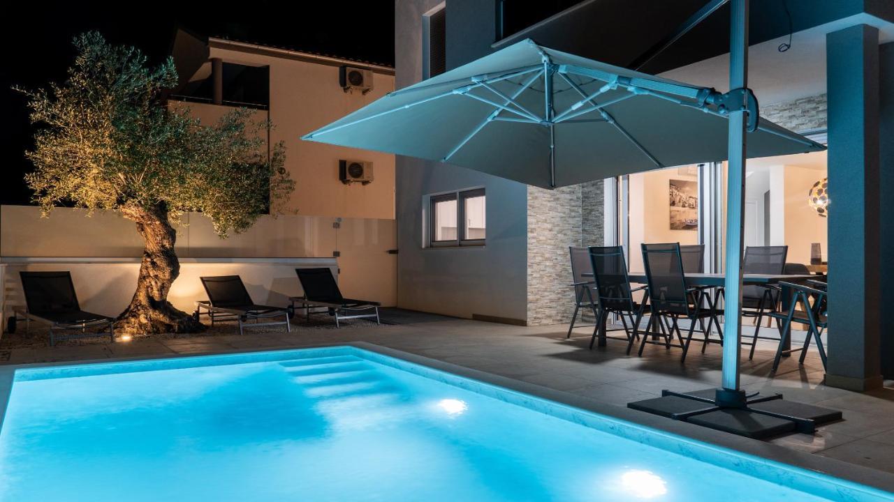 Vila Dea - Dein Rueckzugsort Am Mit Beheiztem Pool Vrsi