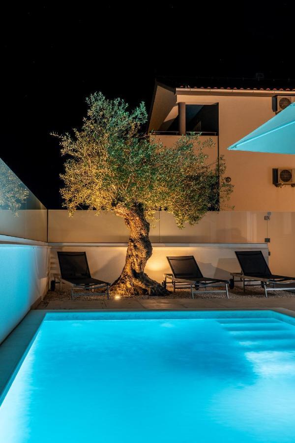 Vila Dea - Dein Rueckzugsort Am Mit Beheiztem Pool Vrsi