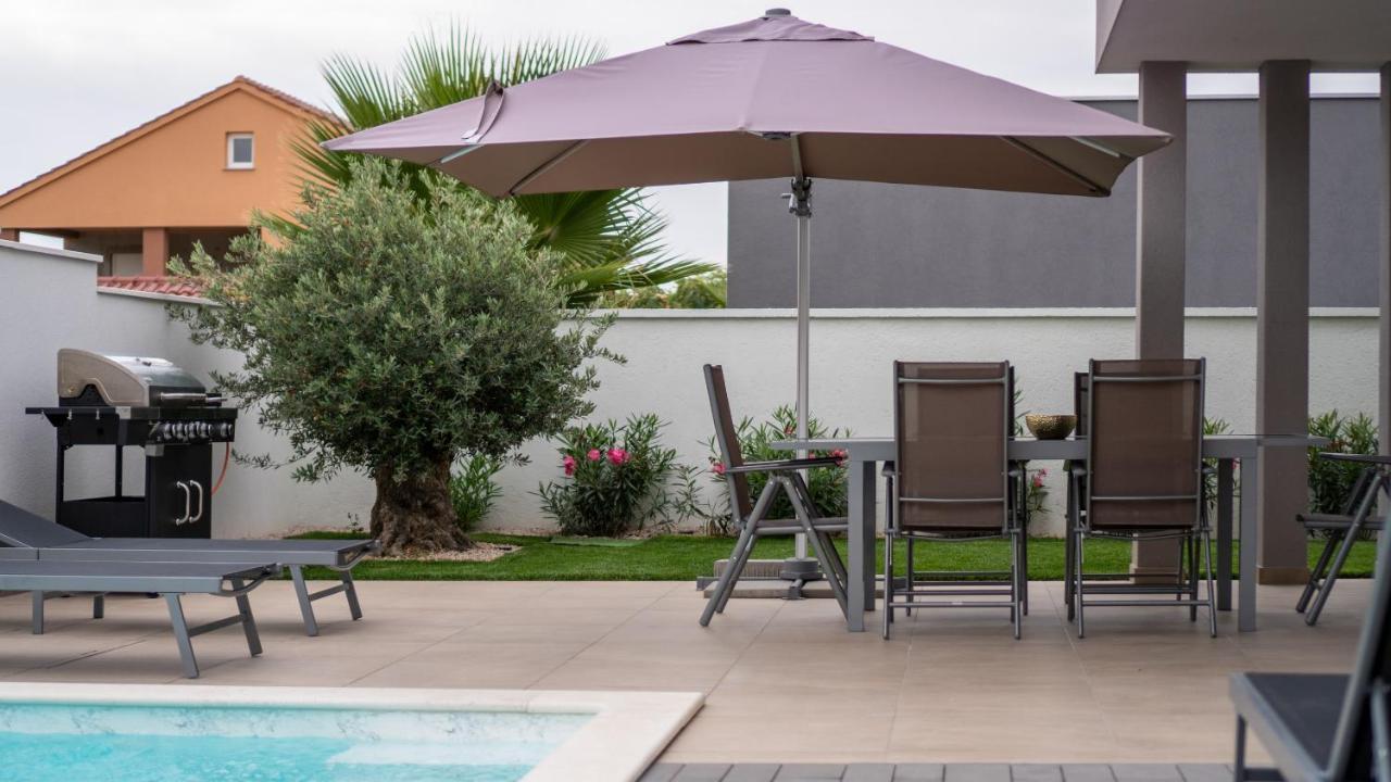 Villa Dea - Dein Rueckzugsort Am Mit Beheiztem Pool Vrsi