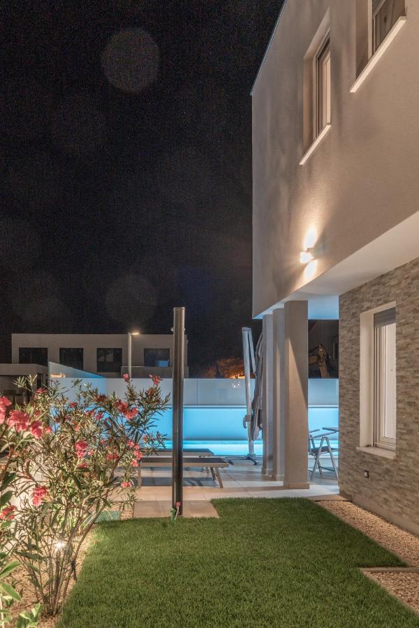 Villa Dea - Dein Rueckzugsort Am Mit Beheiztem Pool Vrsi