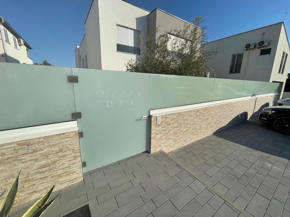 Vila Dea - Dein Rueckzugsort Am Mit Beheiztem Pool Vrsi