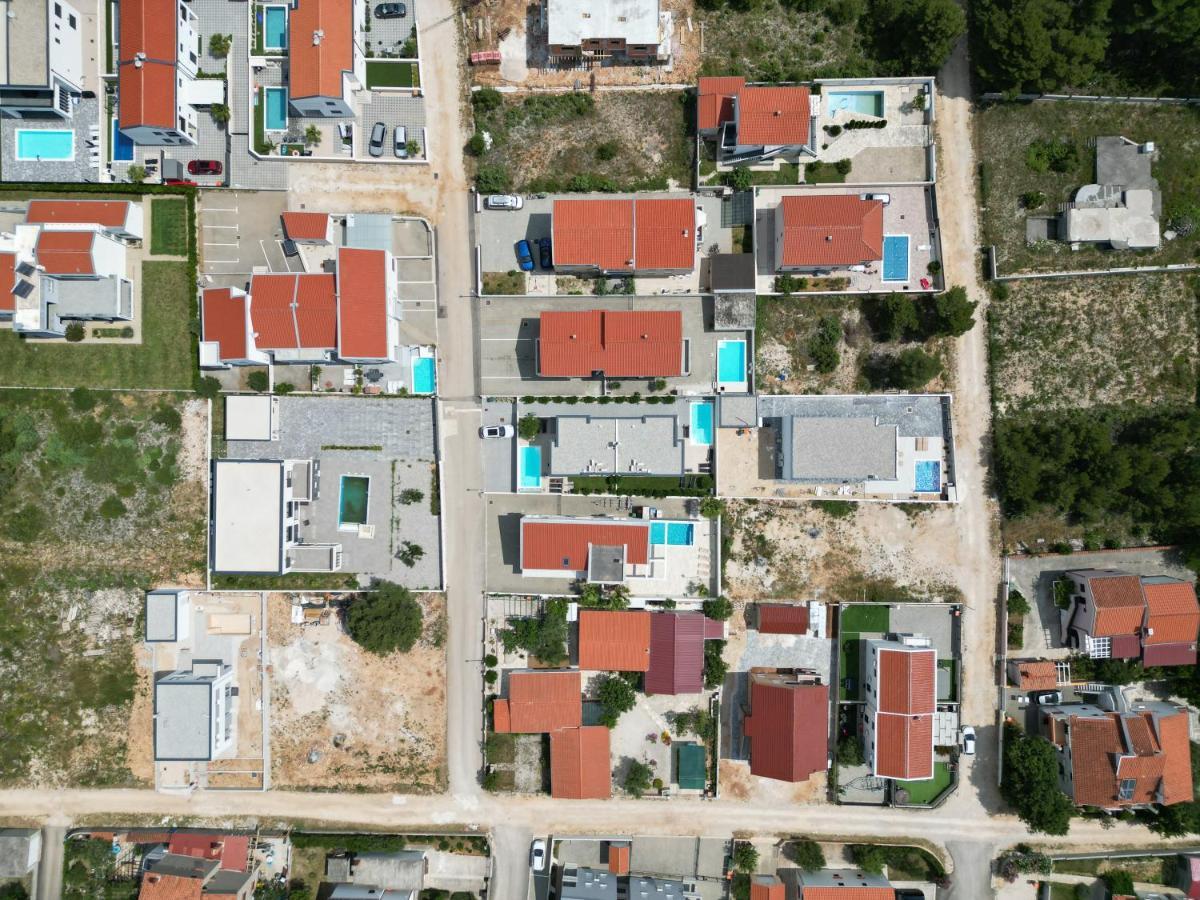 Villa Dea - Dein Rueckzugsort Am Mit Beheiztem Pool Vrsi